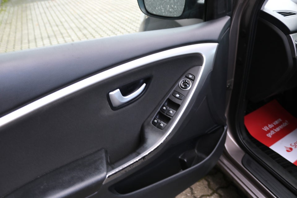 Hyundai i30 1,6 CRDi 110 Style Eco 5d