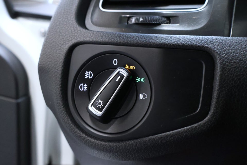 VW Golf VII 1,5 TSi 130 Comfortline Variant 5d