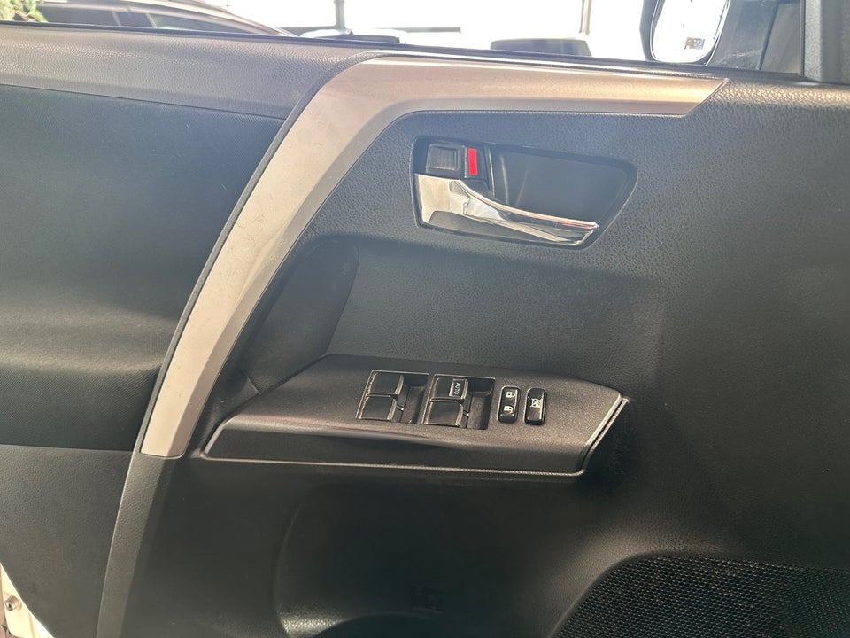 Toyota RAV4 2,0 D-4D T2 5d