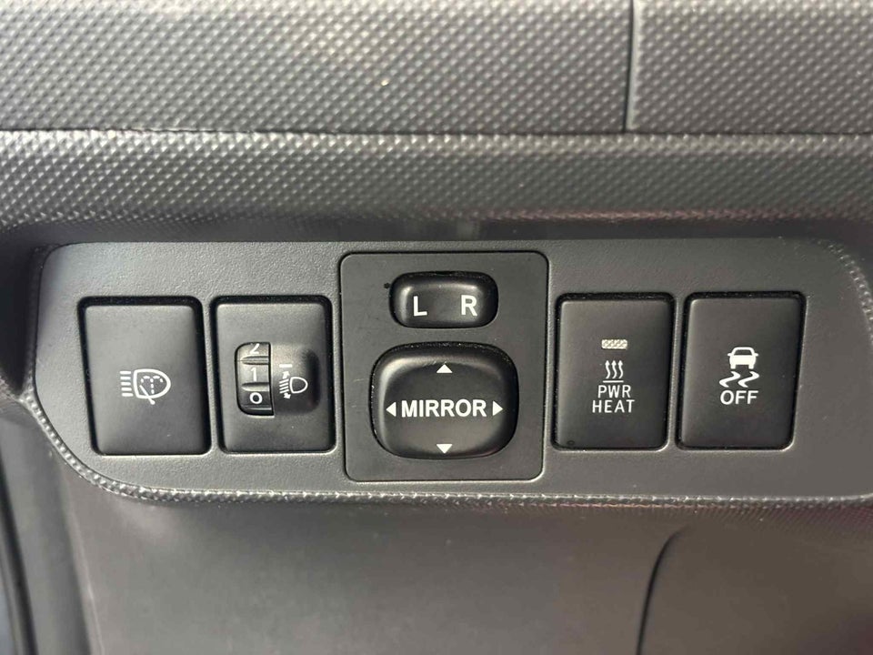 Toyota Auris 2,0 D-4D Luna 5d