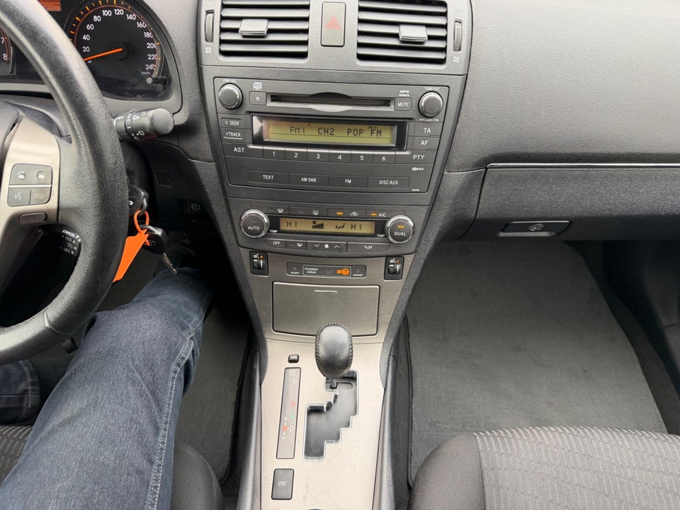 Toyota Avensis 1,8 VVT-i T2 stc. E-CVT 5d