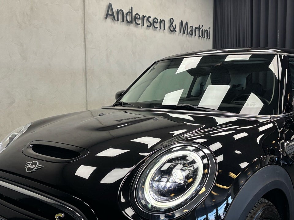 MINI Cooper SE Essential 3d