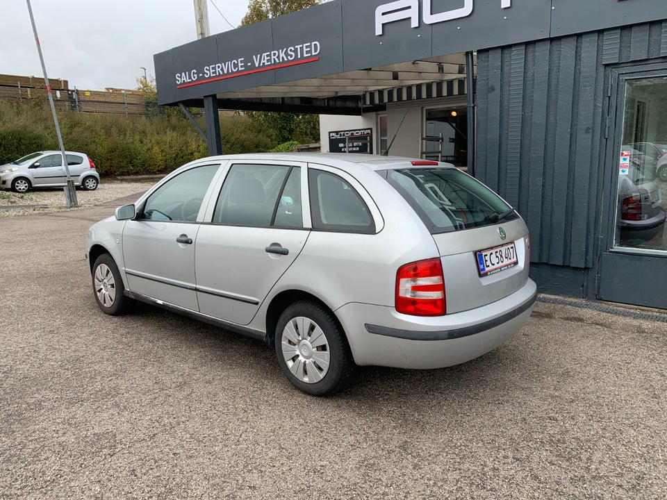 Skoda Fabia 1,4 16V 75 Ambiente Combi aut. 5d