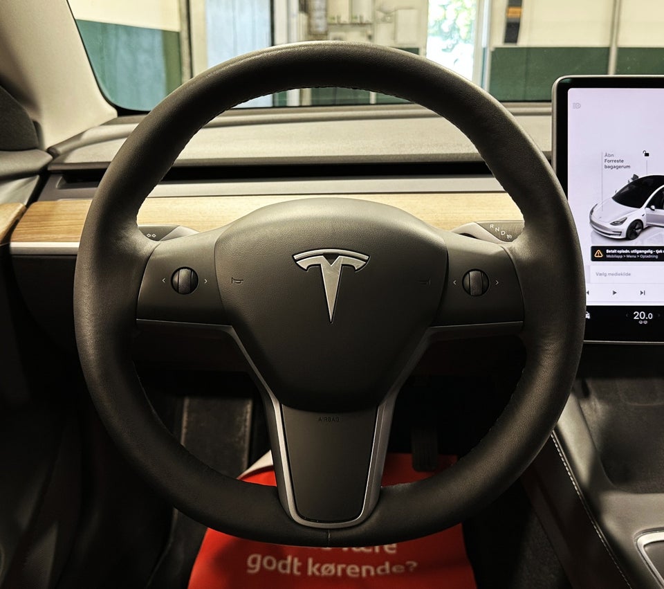 Tesla Model 3 RWD 4d