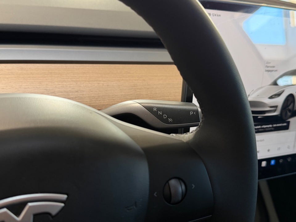 Tesla Model 3 RWD 4d