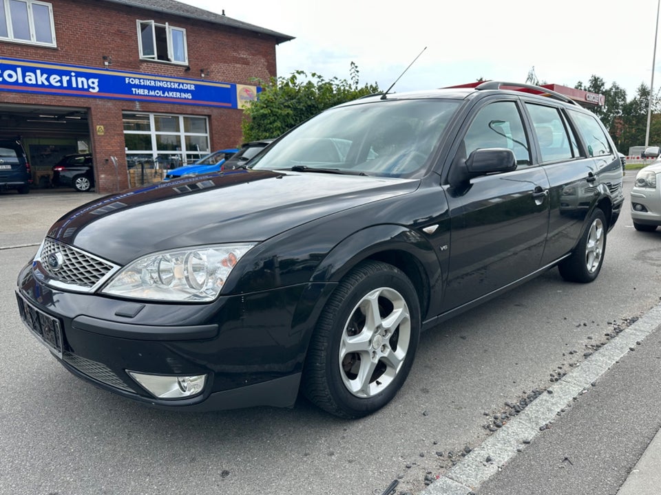 Ford Mondeo 2,5 V6 170 Ghia stc. 5d