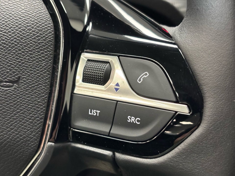 Peugeot e-208 50 Style 5d