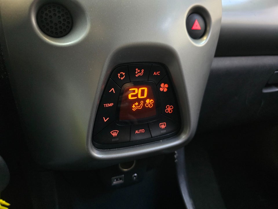 Citroën C1 1,2 PureTech Shine 5d