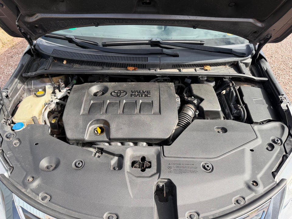 Toyota Avensis 1,8 VVT-i TX 4d