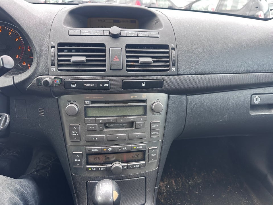 Toyota Avensis 1,8 VVT-i Elegance stc. 5d