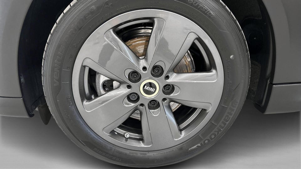 MINI Cooper SE Essential 3d