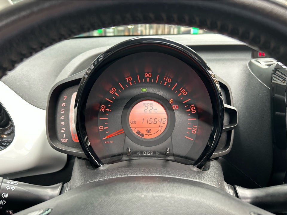 Toyota Aygo 1,0 VVT-i x-wave Sky 5d