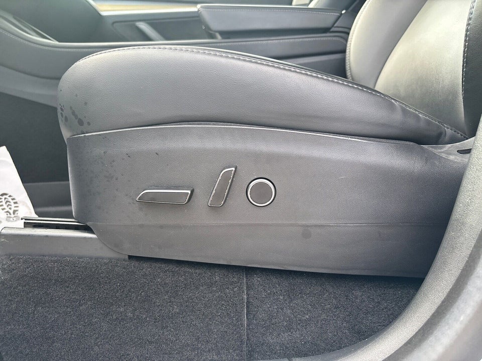 Tesla Model Y RWD 5d