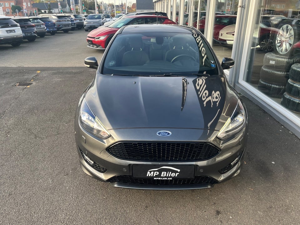 Ford Focus 1,5 EcoBoost ST-Line 5d