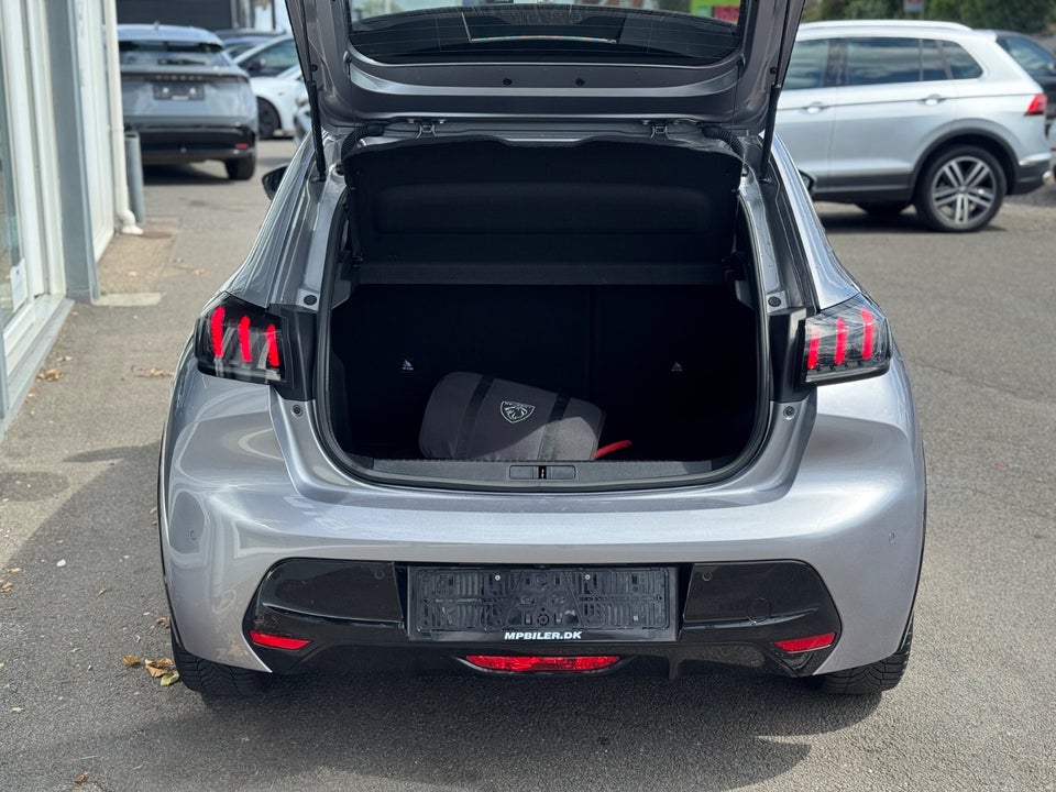 Peugeot e-208 50 GT 5d