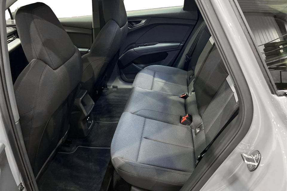 Audi Q4 e-tron 40 Progress 5d