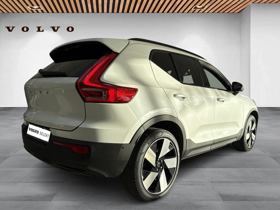 Volvo EX40 Extended Range Plus 5d