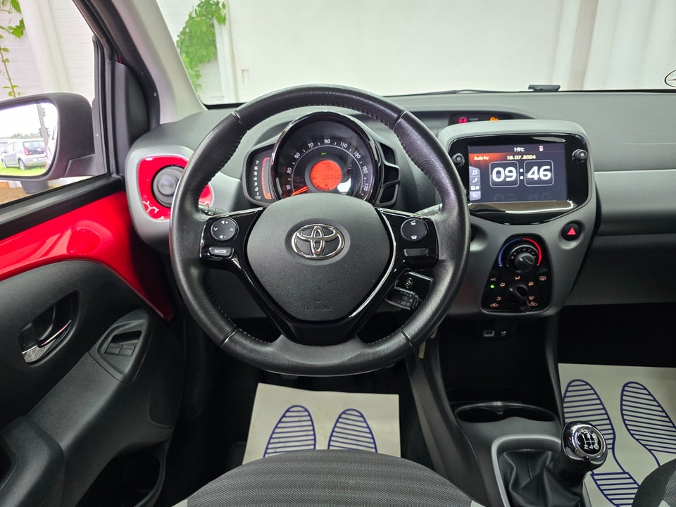 Toyota Aygo 1,0 VVT-i x-plore 5d