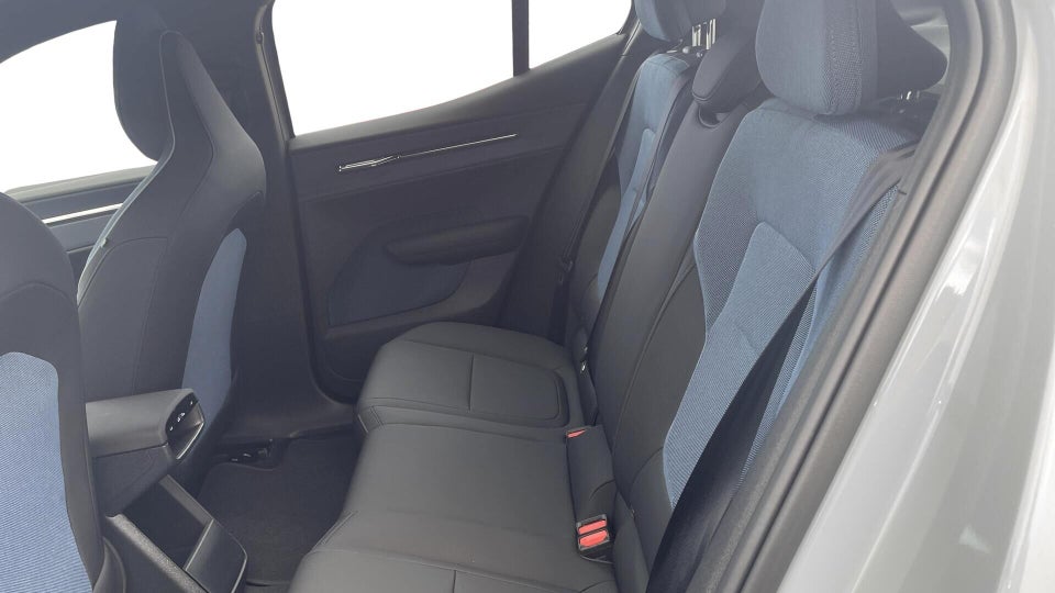 Volvo EX30 Standard Range Plus 5d