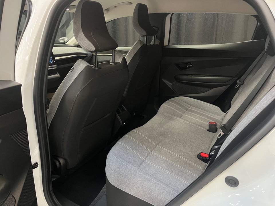 Renault Megane E-Tech 40 Equilibre 5d