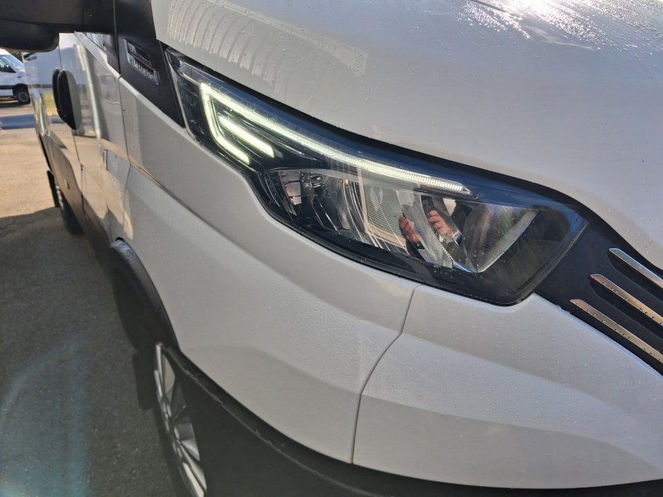 Iveco Daily 3,0 35S18 Mandskabsvogn AG8