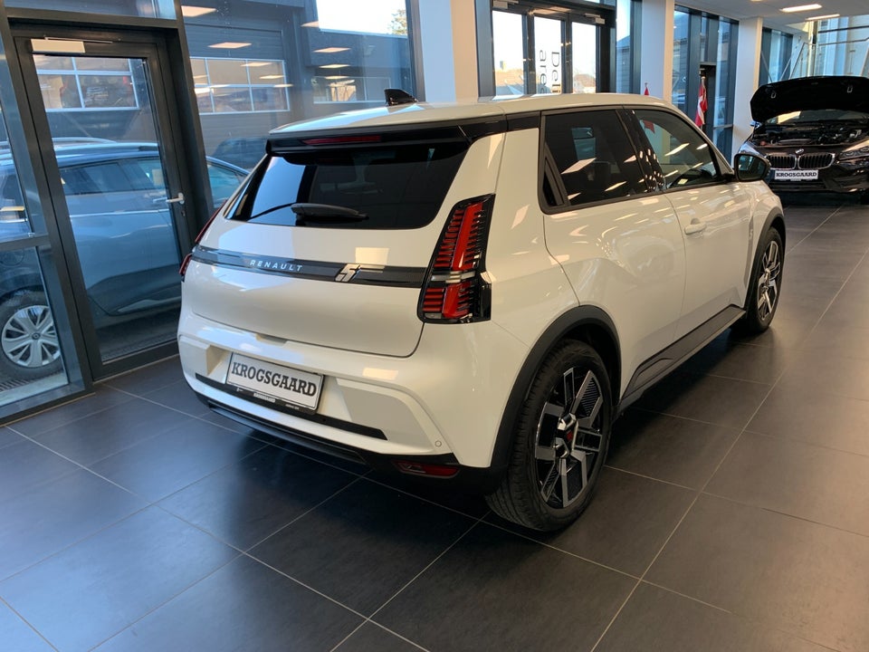 Renault 5 E-Tech 52 Techno 5d