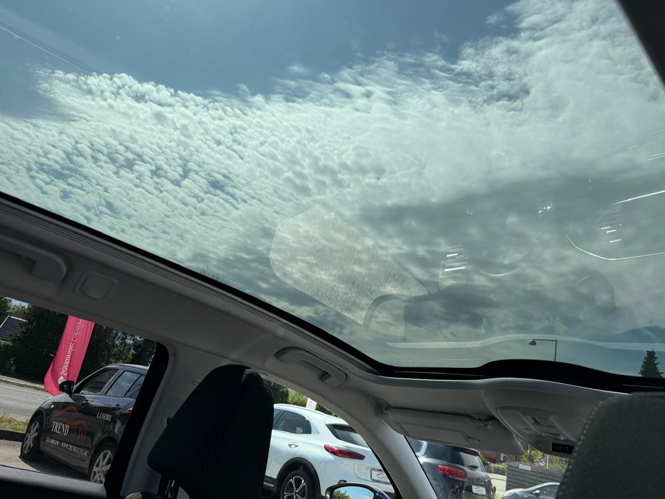 Peugeot 308 1,2 PureTech 130 Selection Sky 5d