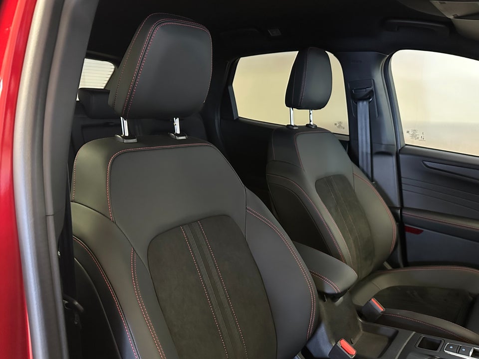 Ford Kuga 2,5 HEV ST-Line X CVT 5d