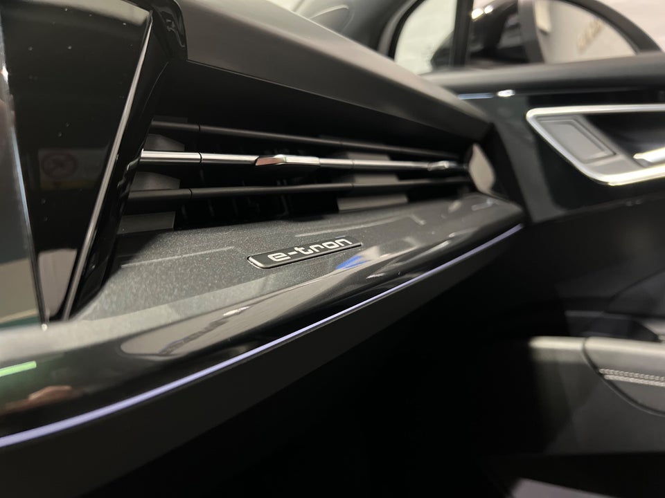 Audi Q4 e-tron 40 S-line Sportback 5d