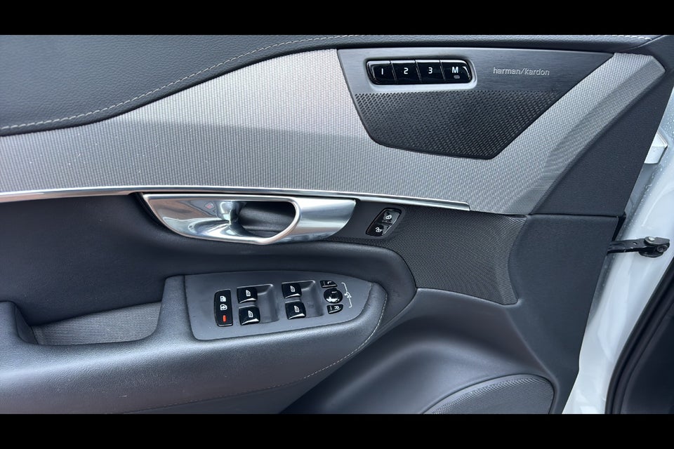 Volvo XC90 2,0 T8 ReCharge Ultimate Dark aut. AWD 7prs 5d