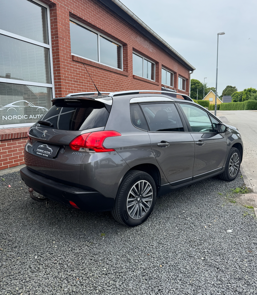 Peugeot 2008 1,2 VTi 82 Active Sky 5d