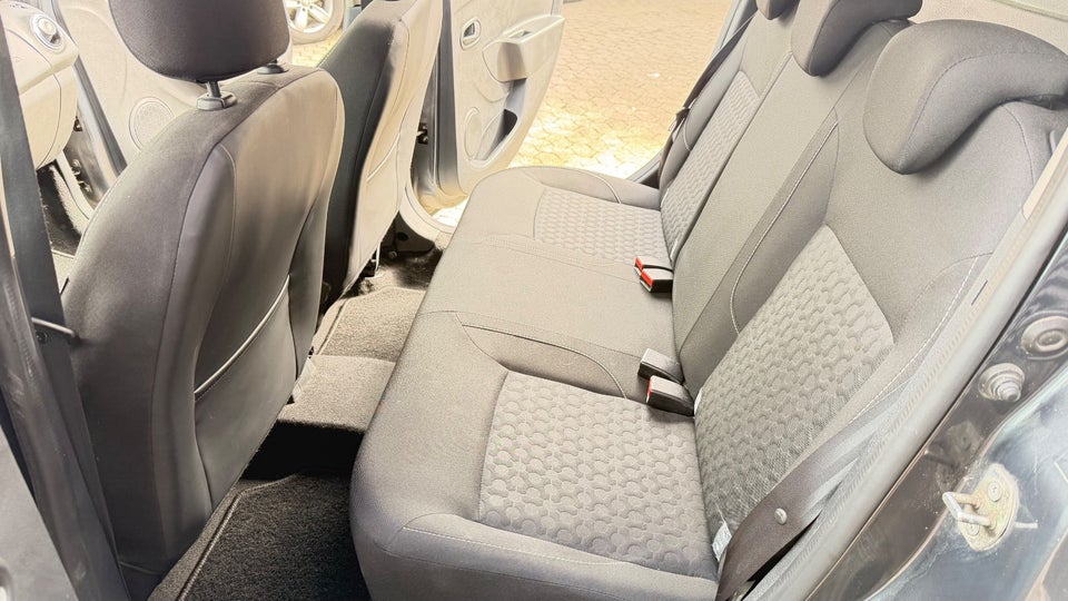 Dacia Logan 0,9 TCe 90 Ambiance MCV 5d