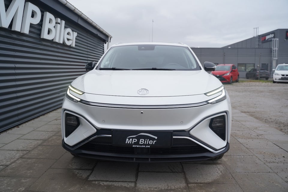 MG Marvel R Luxury 5d