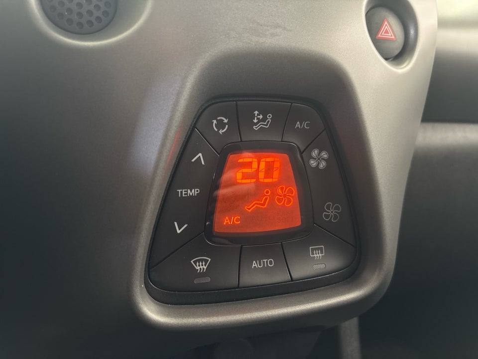 Toyota Aygo 1,0 VVT-i x-pression 5d