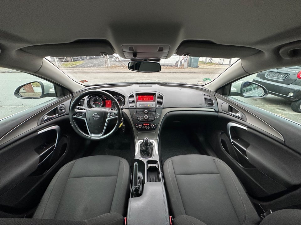 Opel Insignia 1,8 Edition Sports Tourer 5d
