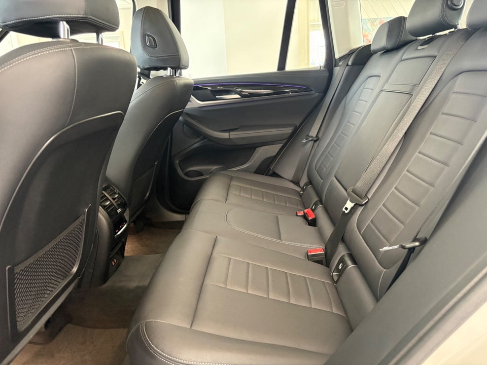 BMW iX3 Charged 5d