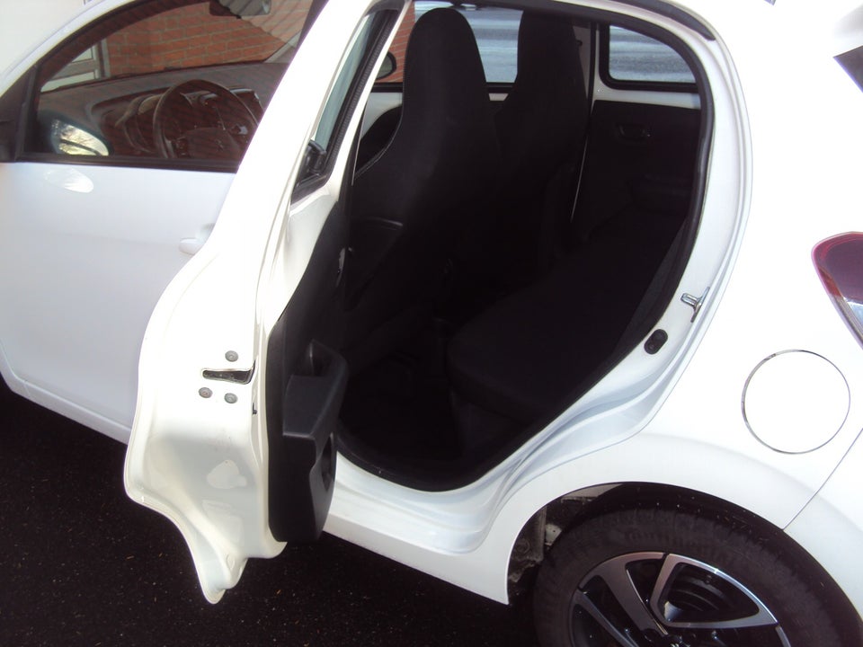 Peugeot 108 1,0 e-VTi 72 Allure+ 5d