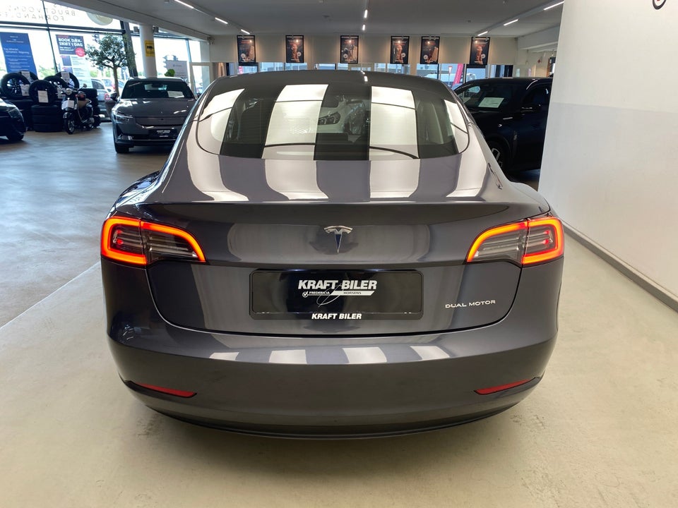 Tesla Model 3 Long Range AWD 4d