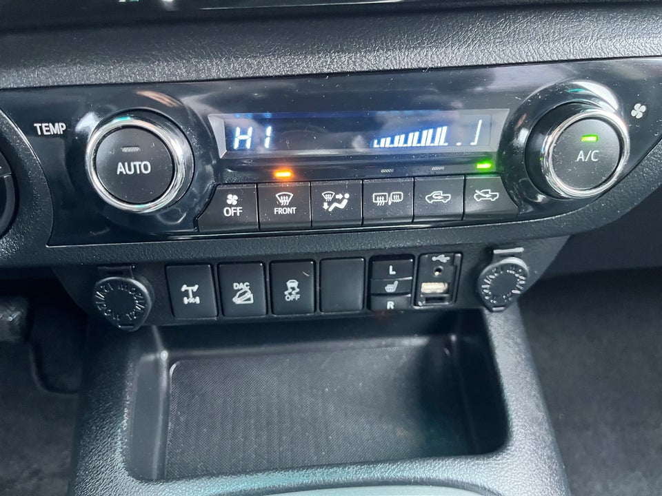 Toyota HiLux 2,4 D-4D 150 T2 Db.Kab 4x4 4d