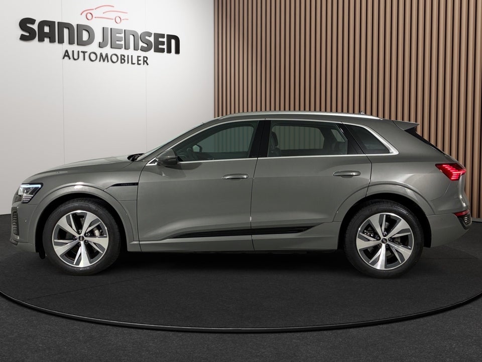 Audi Q8 e-tron 50 S-line quattro 5d