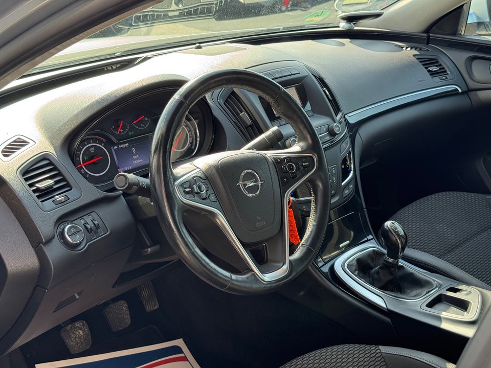 Opel Insignia 1,6 T 170 Cosmo 5d