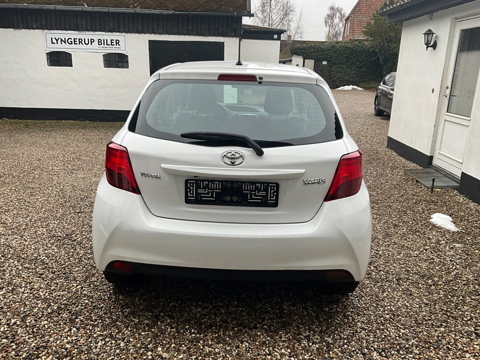 Toyota Yaris 1,0 VVT-i T2 5d