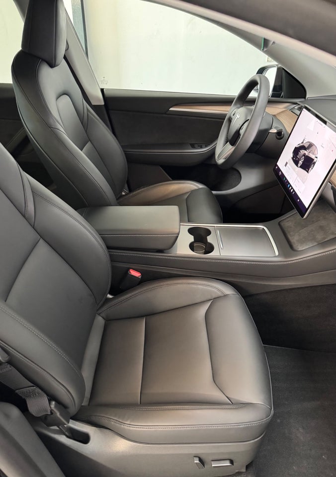 Tesla Model Y RWD 5d