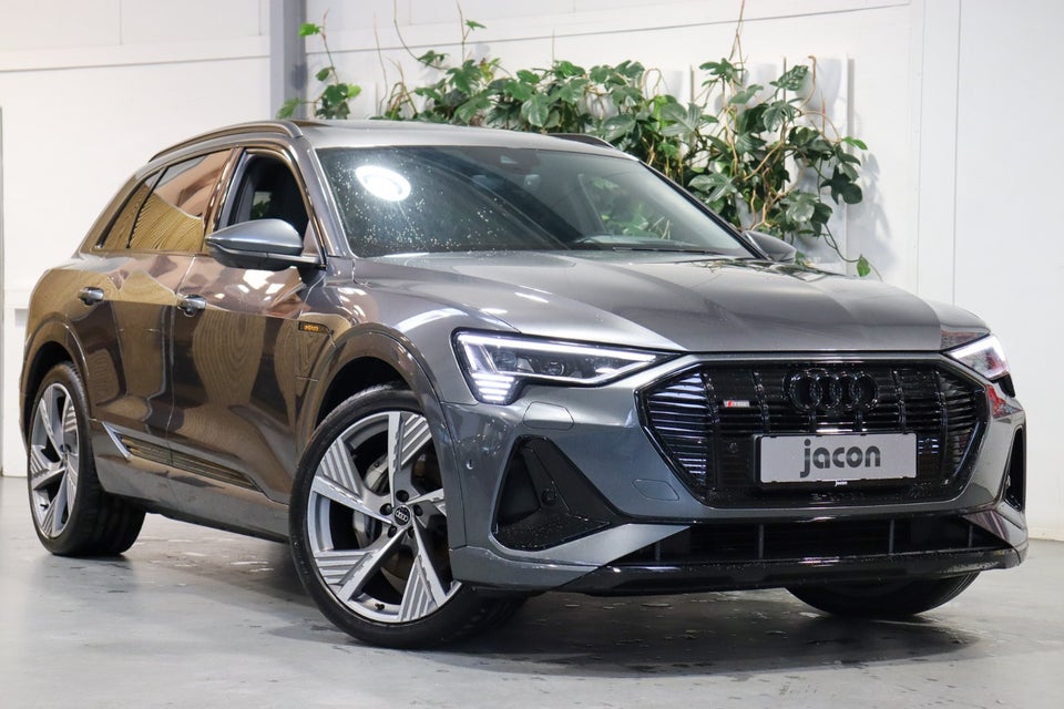 Audi e-tron 55 S-line quattro 5d