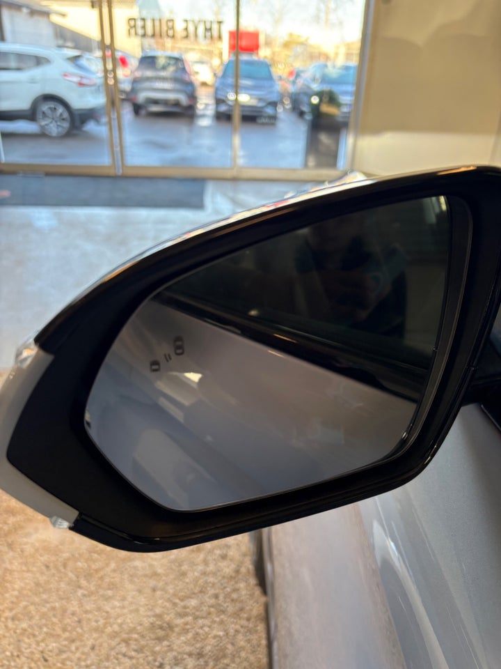 MG Marvel R Luxury 5d