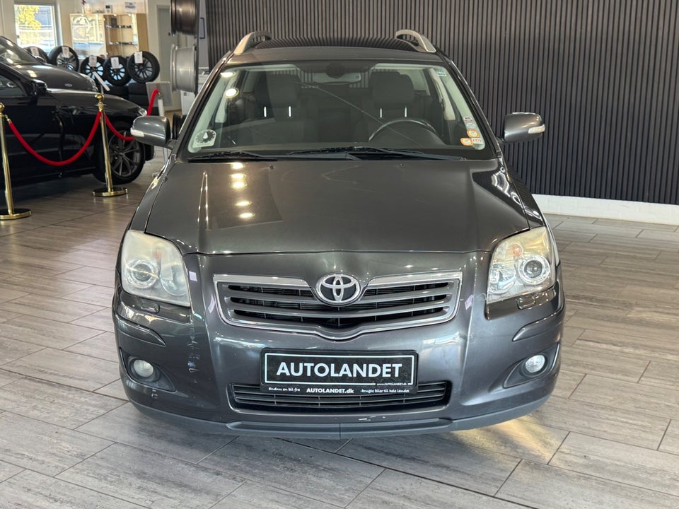 Toyota Avensis 2,0 Sol stc. 5d