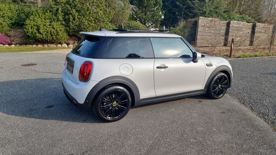 MINI Cooper SE Resolute Edition 3d