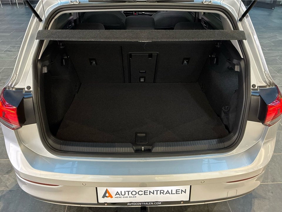 VW Golf VIII 1,4 eHybrid DSG 5d