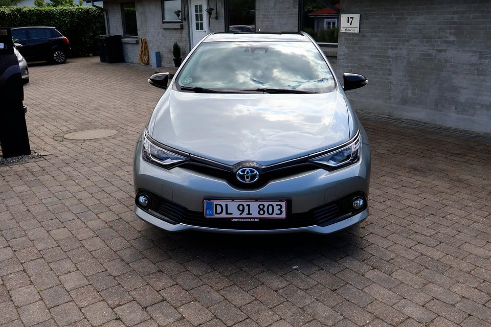 Toyota Auris 1,8 Hybrid H2 Selected CVT 5d