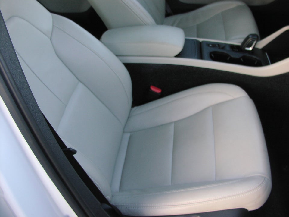 Volvo XC40 2,0 T4 190 Momentum aut. 5d